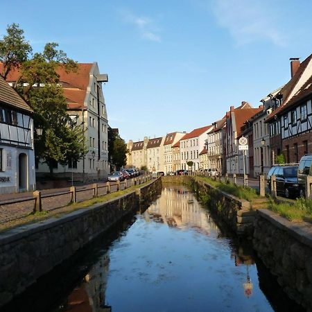 Villenappartement Mit Blick Ins Gruene Am Rande Der Wunderschoenen Altstadt Wismar Ngoại thất bức ảnh