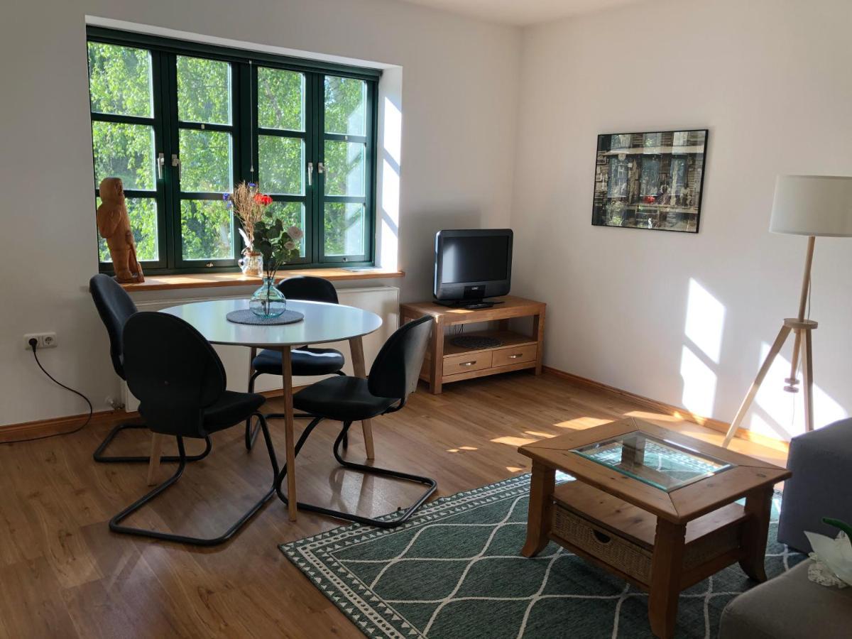 Villenappartement Mit Blick Ins Gruene Am Rande Der Wunderschoenen Altstadt Wismar Ngoại thất bức ảnh